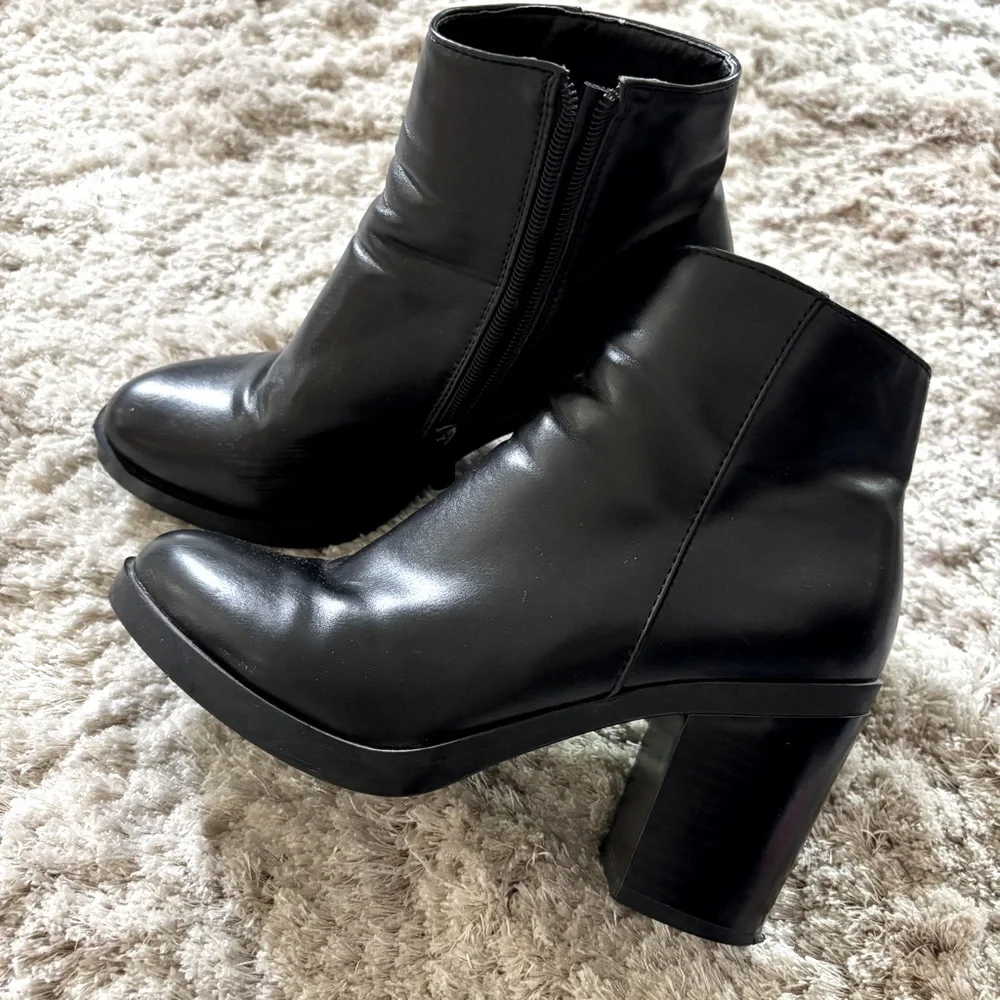 RAID Black Ankle Boots Size 4 EUC